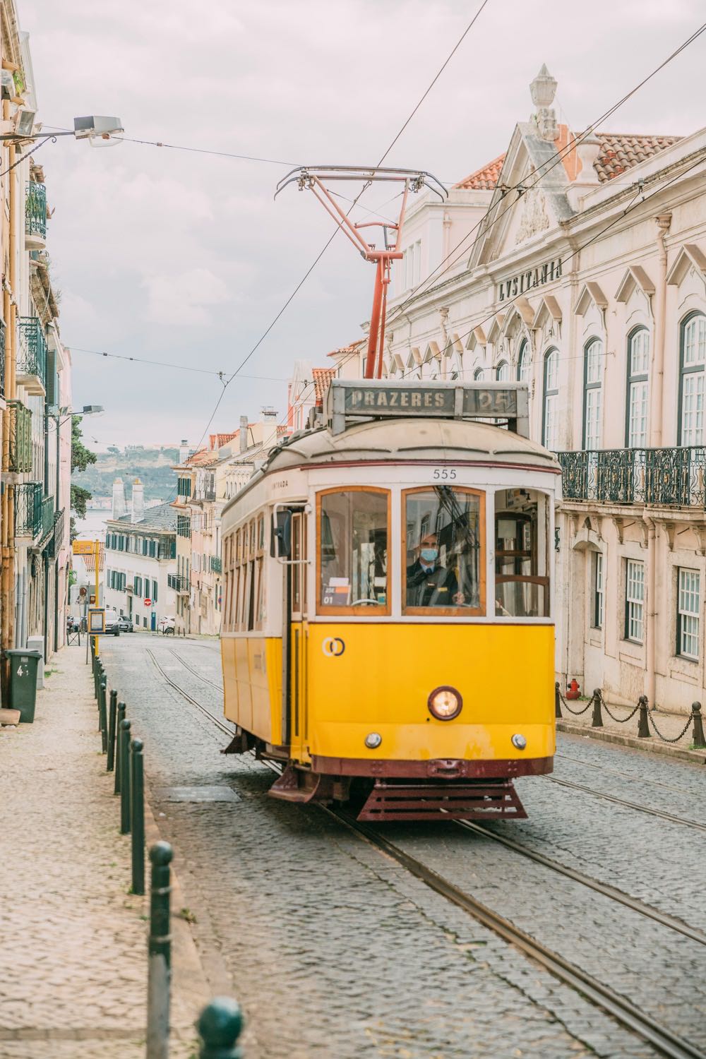 Portuguese translation for businesses operating in Portugal and Brazil